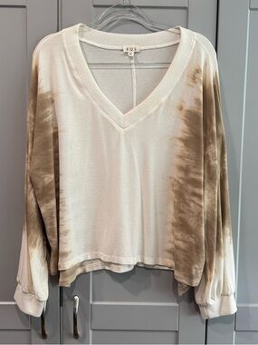 POL Tie-Dye V-Neck Long Sleeve Top in Cream and Brown